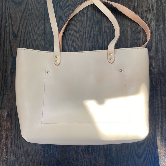 Garrett leather tote bag in sand - Picture 2 of 7